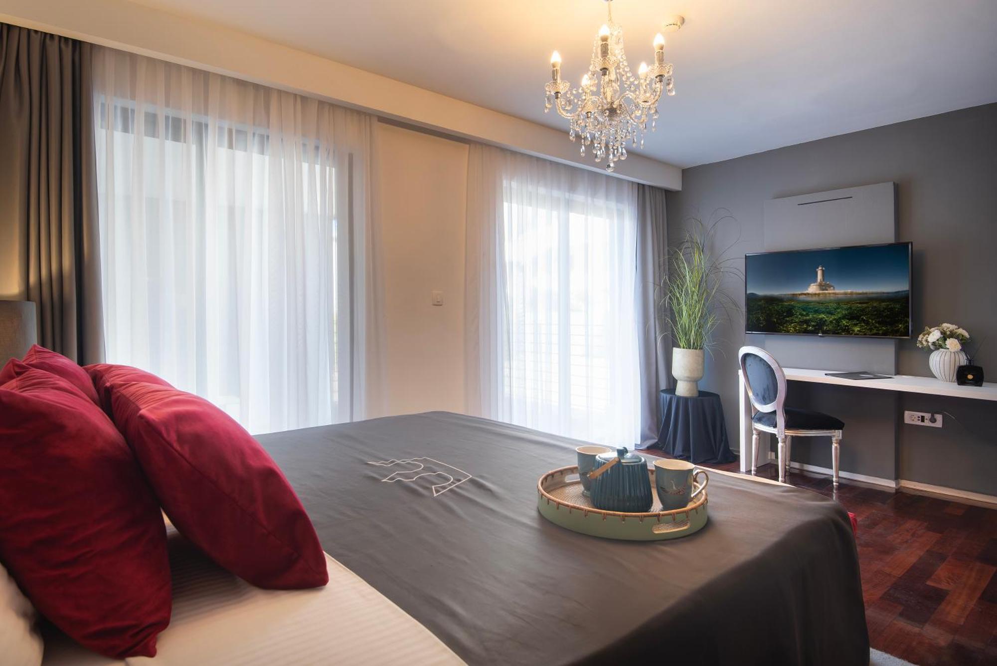Boutique Hotel Chevalier By Bura Hotels - Adults Only Медулин Экстерьер фото