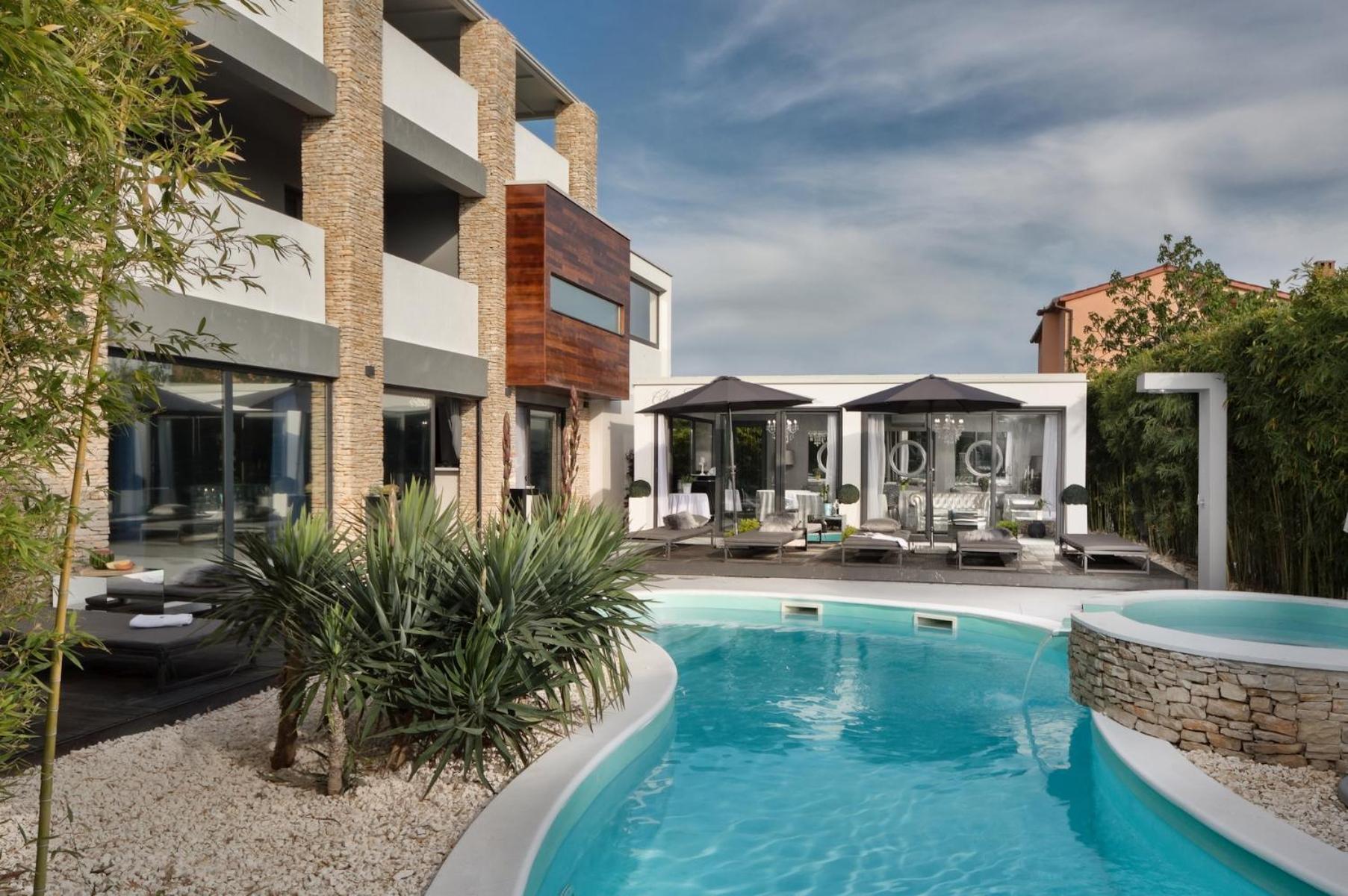 Boutique Hotel Chevalier By Bura Hotels - Adults Only Медулин Экстерьер фото